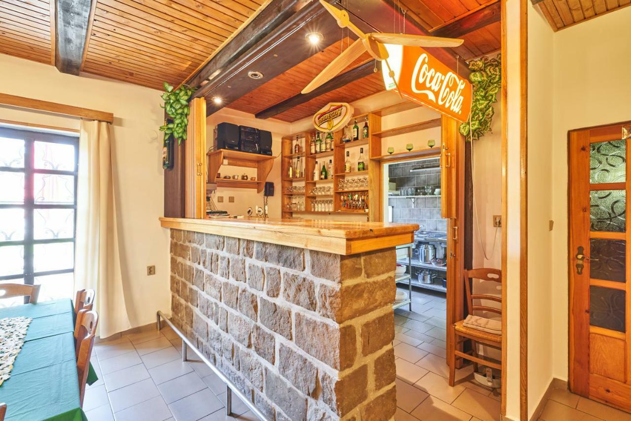 Penzion Pod Lesem Hotel Hodkovice Buitenkant foto